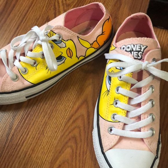 tweety bird converse shoes